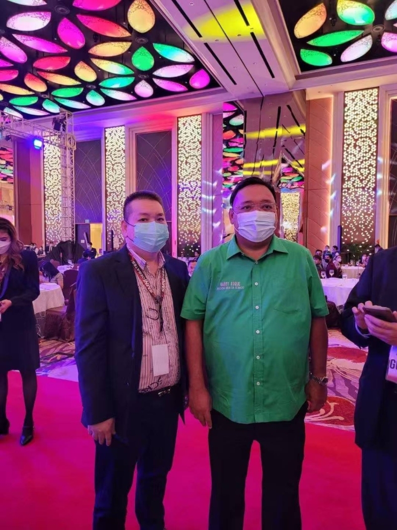 廖某與不同政商界猛人合照流出。facebook@Boy Arsenio Evangelista