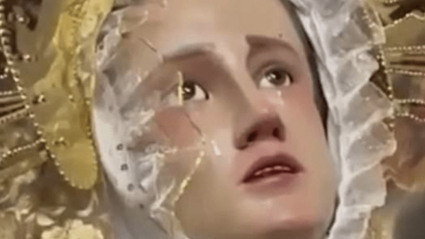 在教宗方濟各于復活節星期一（21日）逝世前夕，哥倫比亞一座教堂的圣母瑪利亞雕像被拍攝到“流淚”，引發信徒對神蹟的熱議。