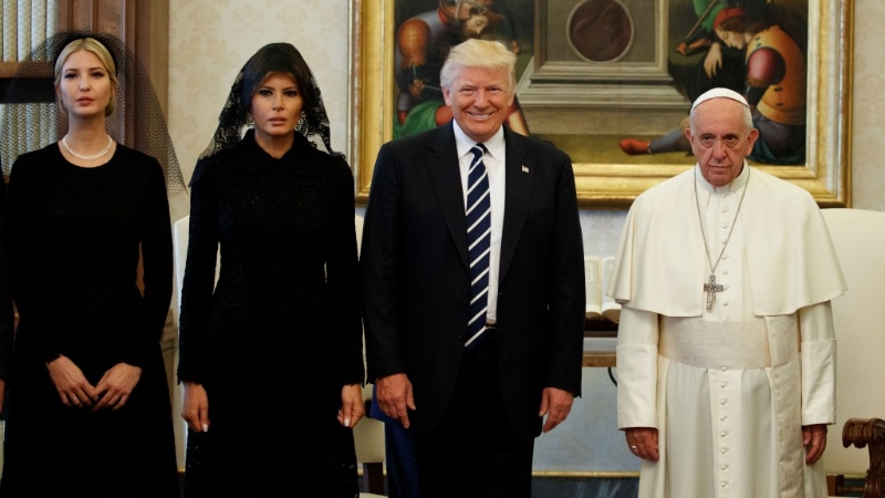 特朗普2017年首次總統任期時曾訪問梵蒂岡。