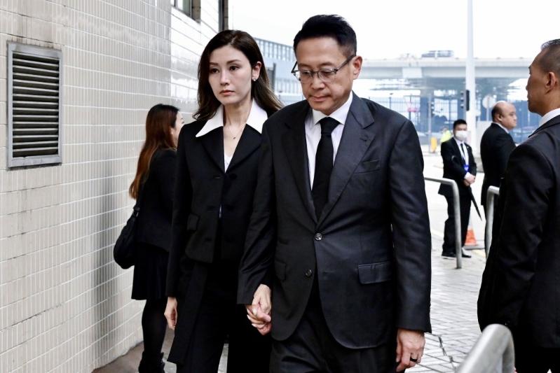 許晉亨及妻子李嘉欣。（劉駿軒攝）