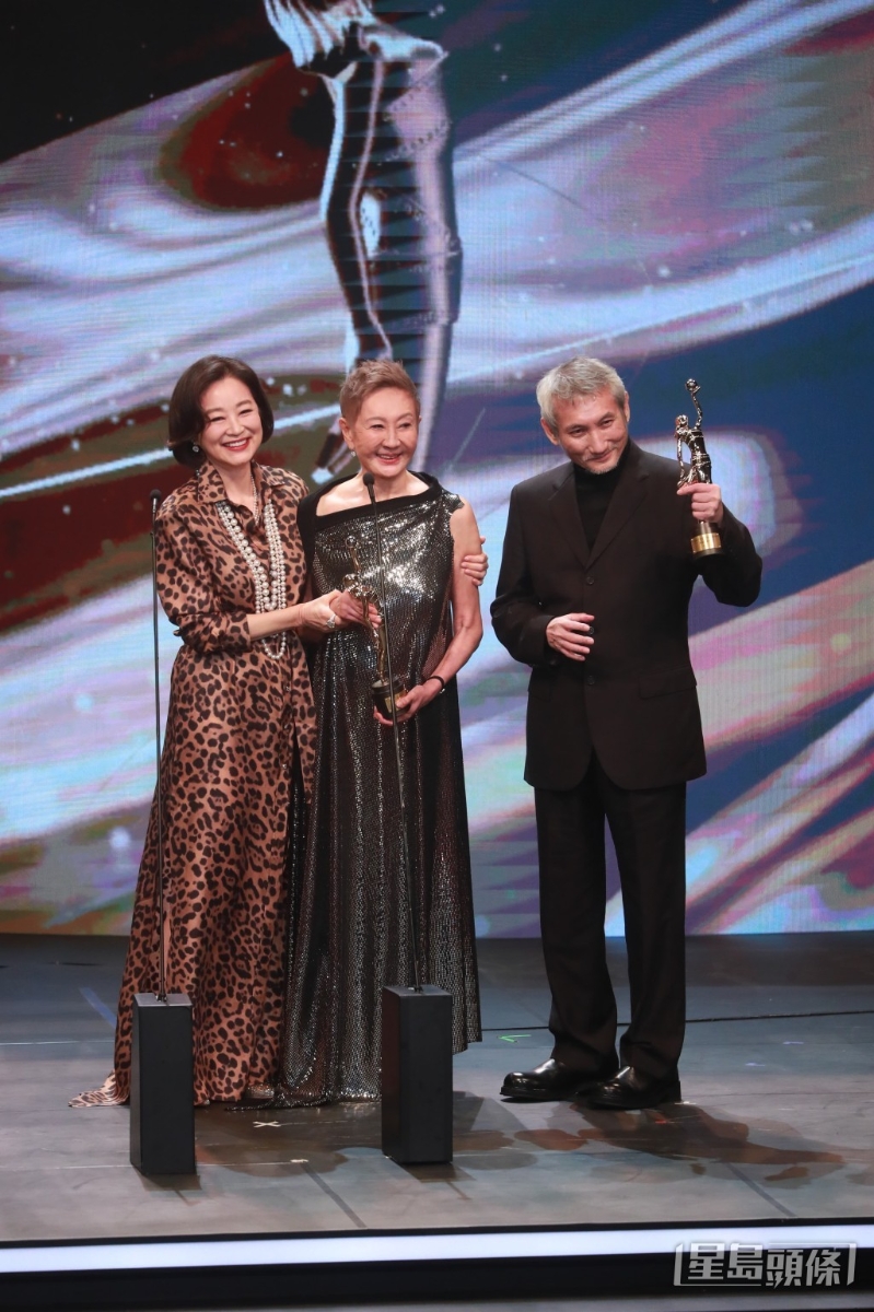 林青霞為二人頒發終身成就獎