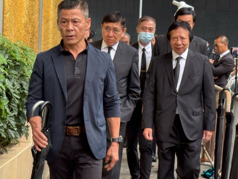 新地新地主席兼董事總經理郭炳聯、前聯席主席郭炳江一同到場。