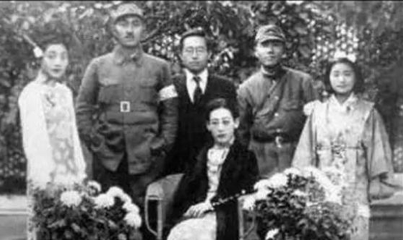 川島芳子也是清朝皇室后代。