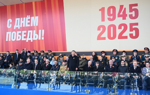 當地時間5月9日，俄羅斯舉行盛大慶典，紀念蘇聯偉大衛國戰爭勝利80周年。國家主席習近平和來自世界20多個國家及國際組織領導人應邀出席慶典。新華社1