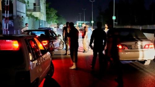 《紐約時報》10日指出，印度空襲逼近巴基斯坦監控核武庫的“戰略規畫局”（Strategic Plans Division）附近努爾汗（Nur Khan）空軍基地，讓美方擔憂沖突很快升級為核武沖突，因此決定插手，敦促印巴?；?。