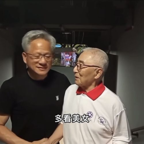 林友茂幽默回答：“多看美女?！?facebook張哲生