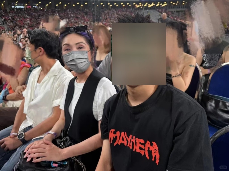 楊千嬅疑被強行合照。