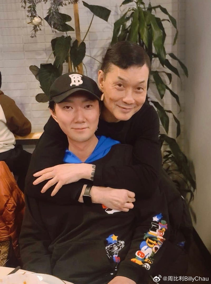 周比利日前返港，其真實狀態與實際年齡有出入。3