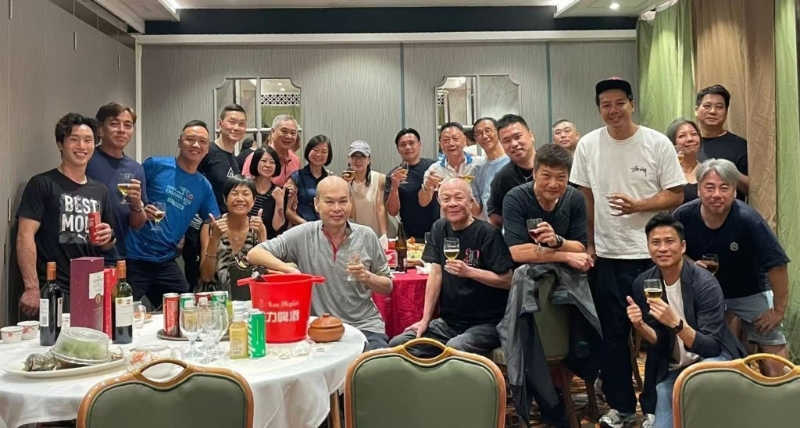 周比利日前返港，其真實狀態與實際年齡有出入。2