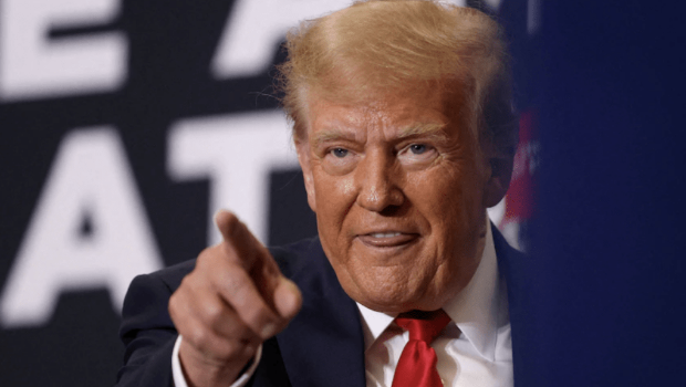 特朗普政府周四放棄了立即撤銷哈佛大學招收國際學生資格的計劃，改為給予其30天申訴期。