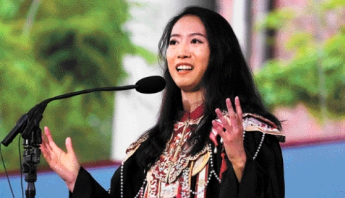 蔣雨融在哈佛大學畢業典禮上代表致詞