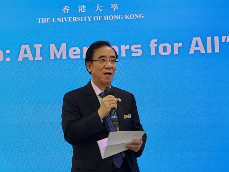 港大收生及國際生交流事務總監嚴志堅