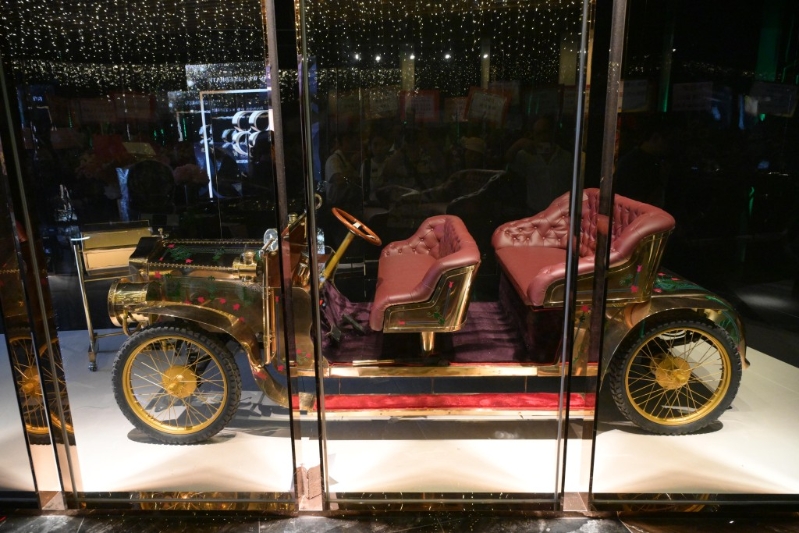 大富豪招牌的金色勞斯萊斯老爺車已完成翻新。