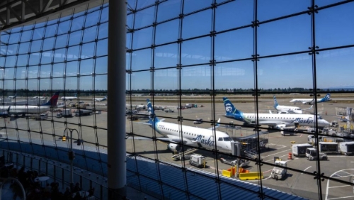 美國西雅圖客機滑行期間 美國西雅圖客機滑行期間