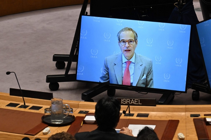 格羅西在聯合國安理會中東局勢緊急公開會上作視頻發言。