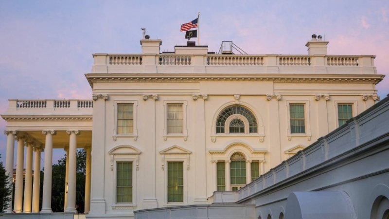 特朗普在白宮就空襲伊朗發表全國講話。