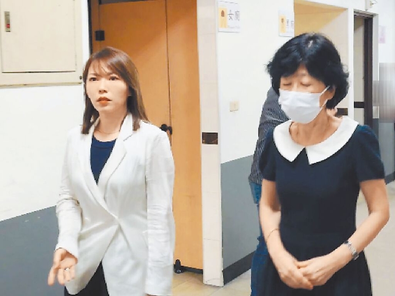 陳佩琪(右) 陳佩琪(右)