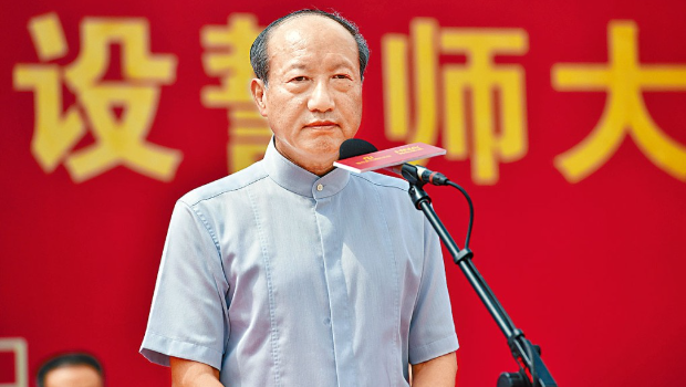 海航集團前董事長陳峰被判囚12年罰2.2億元。