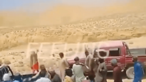 巴基斯坦情侶遭“榮譽處決”影片瘋傳 巴基斯坦情侶遭“榮譽處決”影片瘋傳