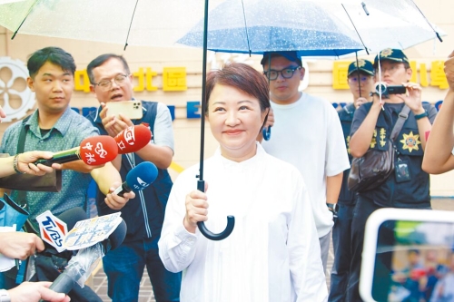 國民黨挺過首波大罷免，傳出黨主席朱立倫將交棒，黨主席改選日期可能在9月27日，基層有意開始推動臺中市長盧秀燕接棒。中時新聞網資料照片