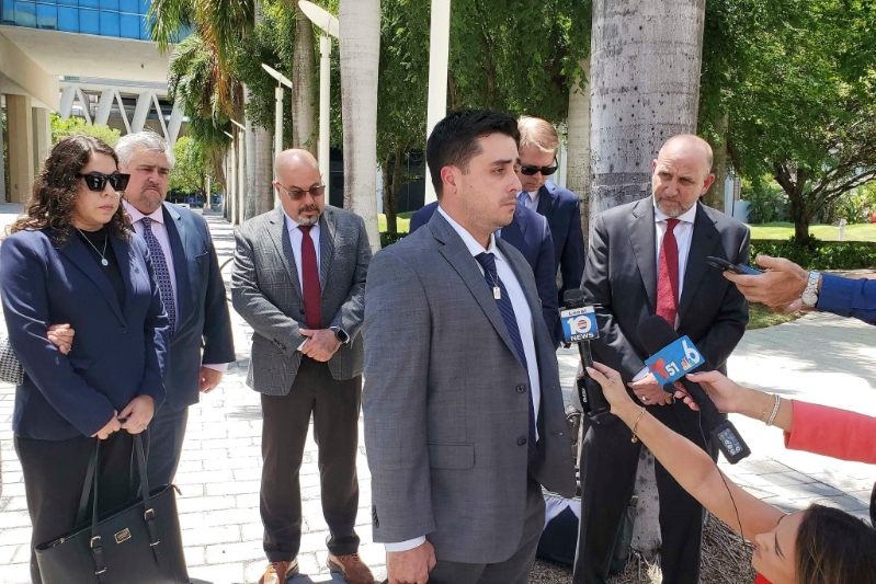 安古洛在車禍中大難不死，在裁決后接受傳媒訪問。