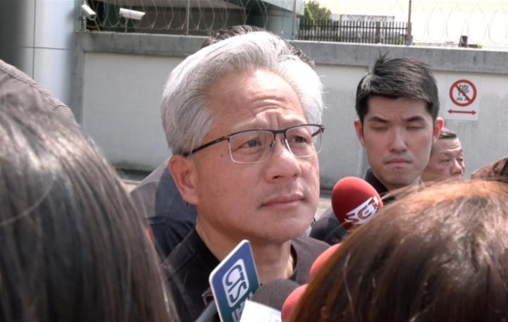 英偉達執行長黃仁勛近日訪臺只待1天，曾提到要趕回美國準備財務報告以及電話會議。