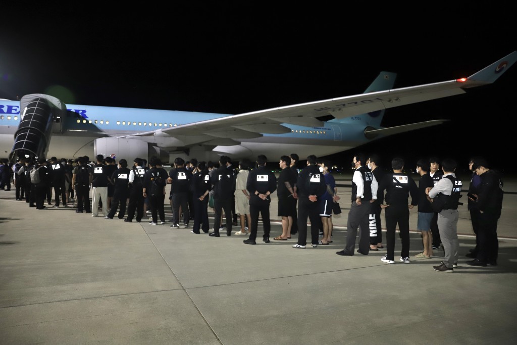 因涉嫌參與網絡詐騙而在柬埔寨被拘留的64名韓國公民 因涉嫌參與網絡詐騙而在柬埔寨被拘留的64名韓國公民