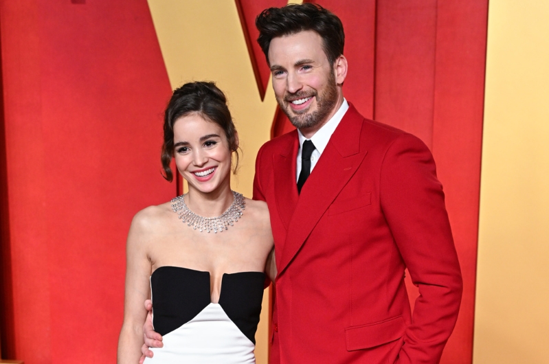 “美國隊長”娶小16歲妻悄悄當爸 “美國隊長”娶小16歲妻悄悄當爸